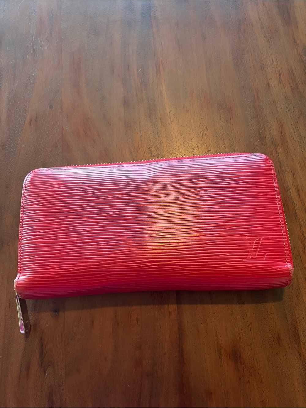 Louis Vuitton Red Textured Zip-Around Wallet EPI - Picture 1 of 12
